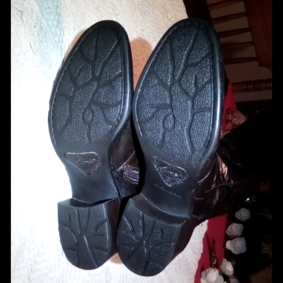 Crown by Born Brown Crinkle Leather Boots NWOT Size 5 - Picture 2 of 12